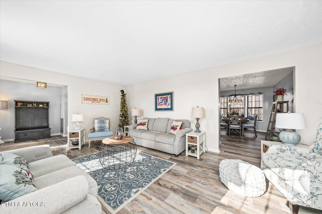 Jamestown, Tennessee, 38556, United States, 3 Bedrooms Bedrooms, ,4 BathroomsBathrooms,Residential,Forsale,1885998