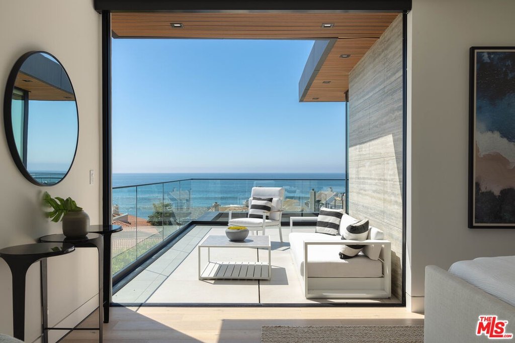 Malibu, California, 90265, United States, 5 Bedrooms Bedrooms, ,7.5 BathroomsBathrooms,Residential,Forsale,2001428