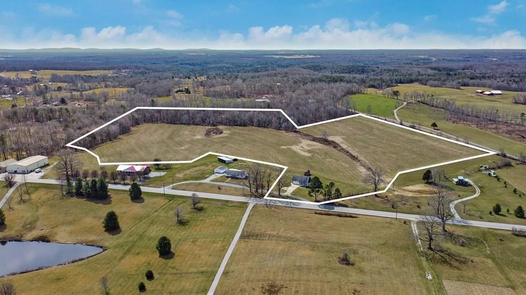 Jamestown, Tennessee, 38556, United States, 2 Bedrooms Bedrooms, ,2 BathroomsBathrooms,Residential,Forsale,1886027