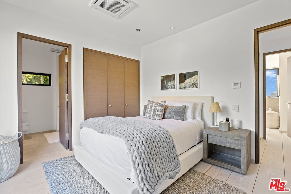 MALIBU, California, 90265, United States, 3 Bedrooms Bedrooms, ,4 BathroomsBathrooms,Residential,Forsale,2001429