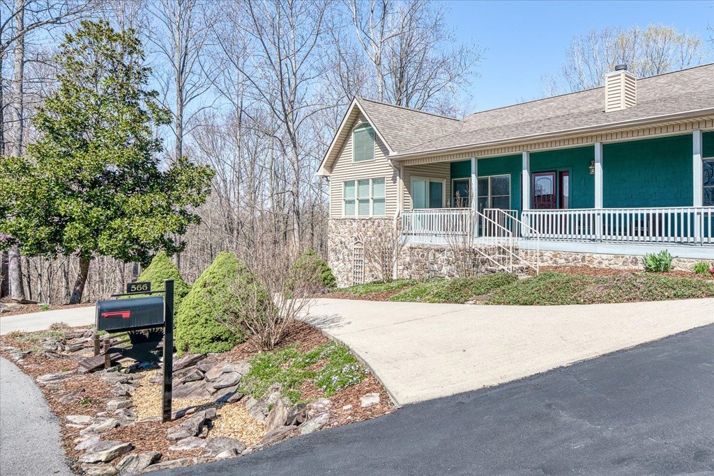 Byrdstown, Tennessee, 38549, United States, 3 Bedrooms Bedrooms, ,3 BathroomsBathrooms,Residential,Forsale,1967348