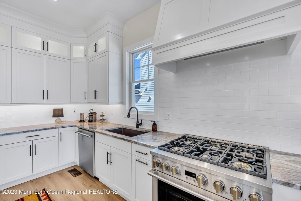 Seaside Park, New Jersey, 08752, United States, 7 Bedrooms Bedrooms, ,7 BathroomsBathrooms,Residential,Forsale,1922405