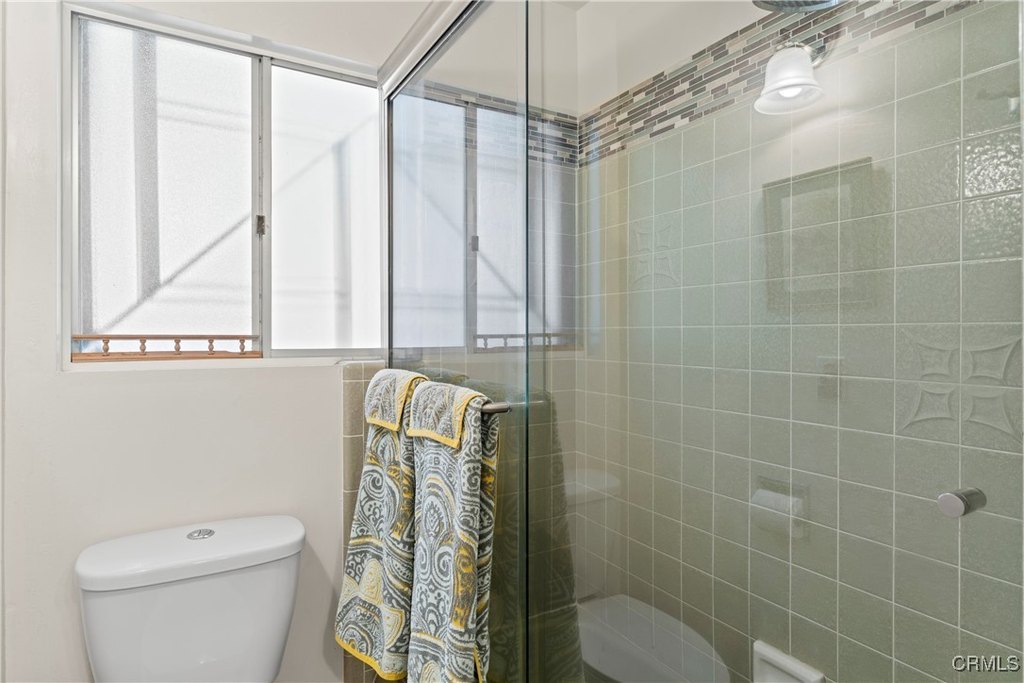 Lake Arrowhead, California, 92352, United States, 4 Bedrooms Bedrooms, ,5 BathroomsBathrooms,Residential,Forsale,1968450