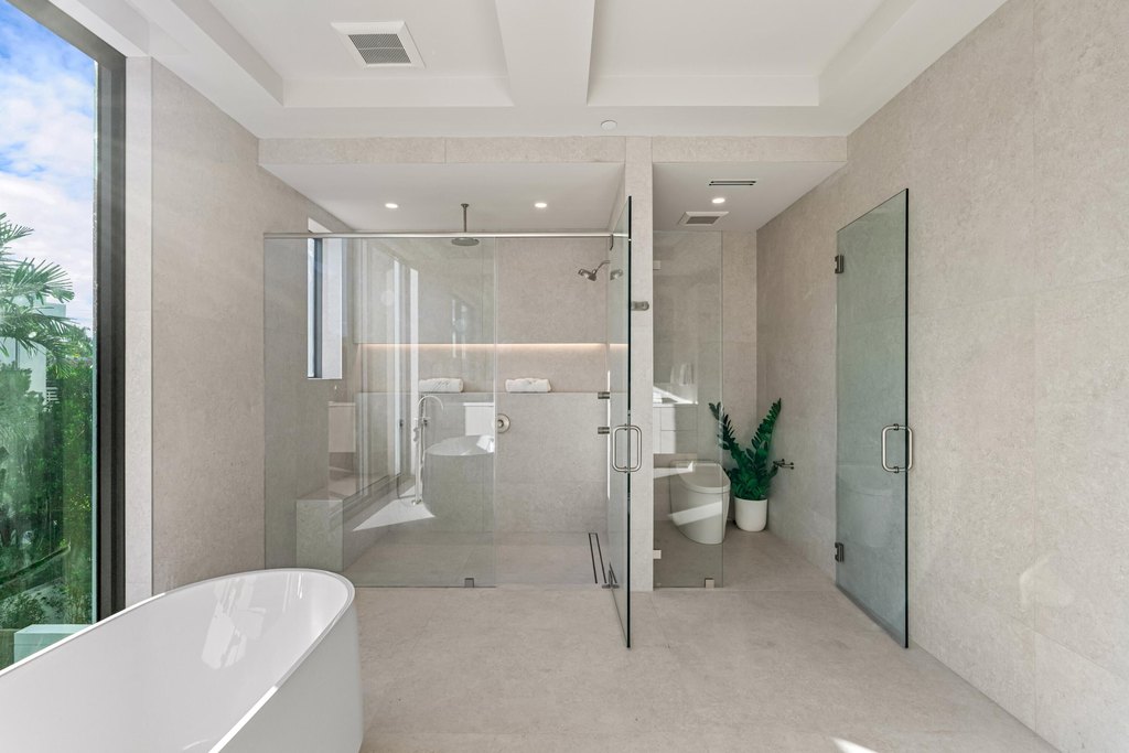 Delray Beach, Florida, 33483, United States, 5 Bedrooms Bedrooms, ,5.5 BathroomsBathrooms,Residential,Forsale,2009891