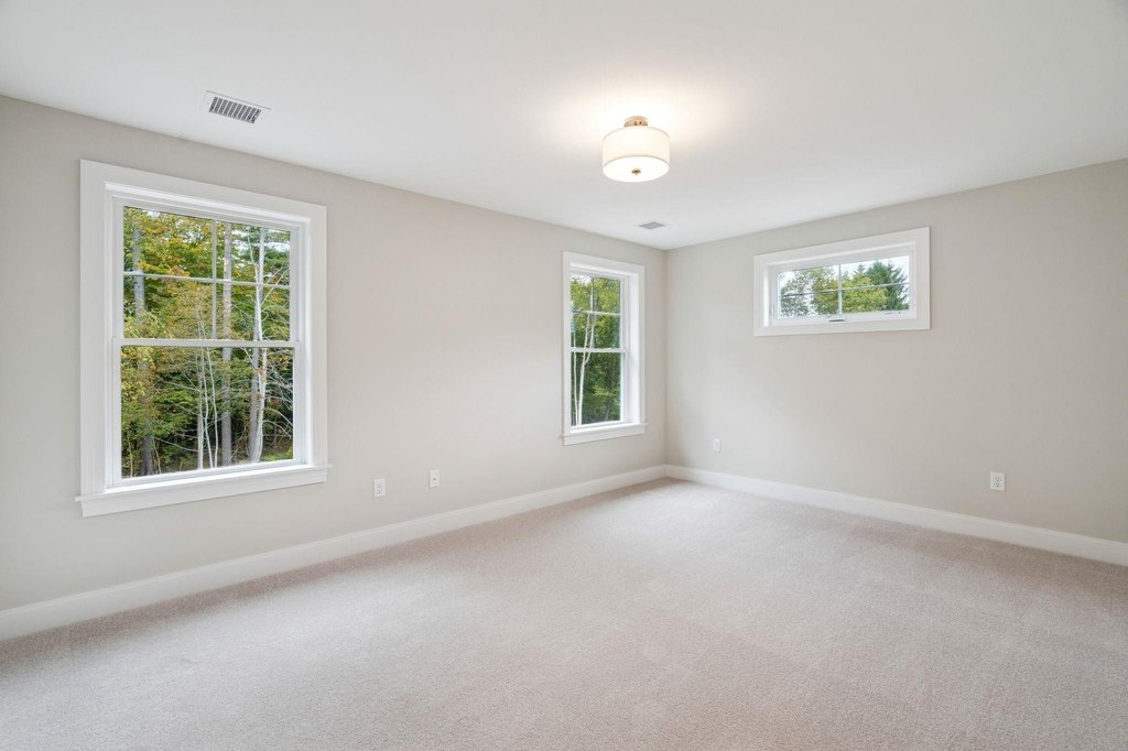 Portsmouth, New Hampshire, 03801, United States, 4 Bedrooms Bedrooms, ,2.5 BathroomsBathrooms,Residential,Forsale,2002371