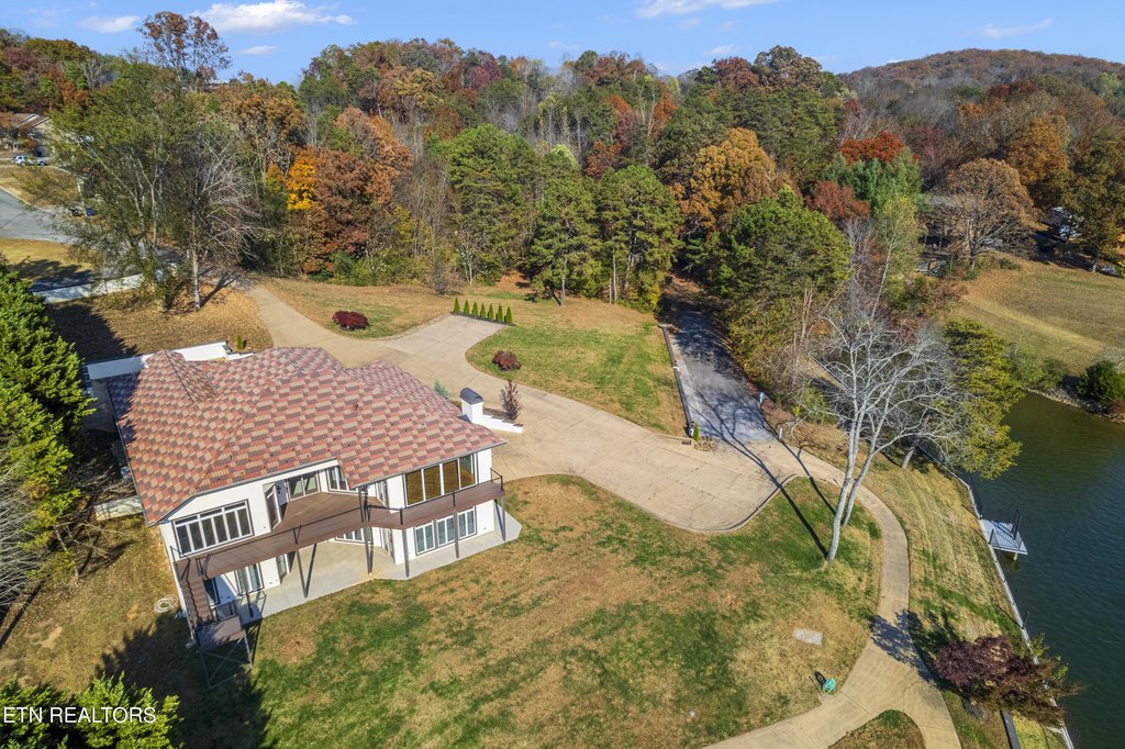 Friendsville, Tennessee, 37737, United States, 3 Bedrooms Bedrooms, ,5.5 BathroomsBathrooms,Residential,Forsale,1893721