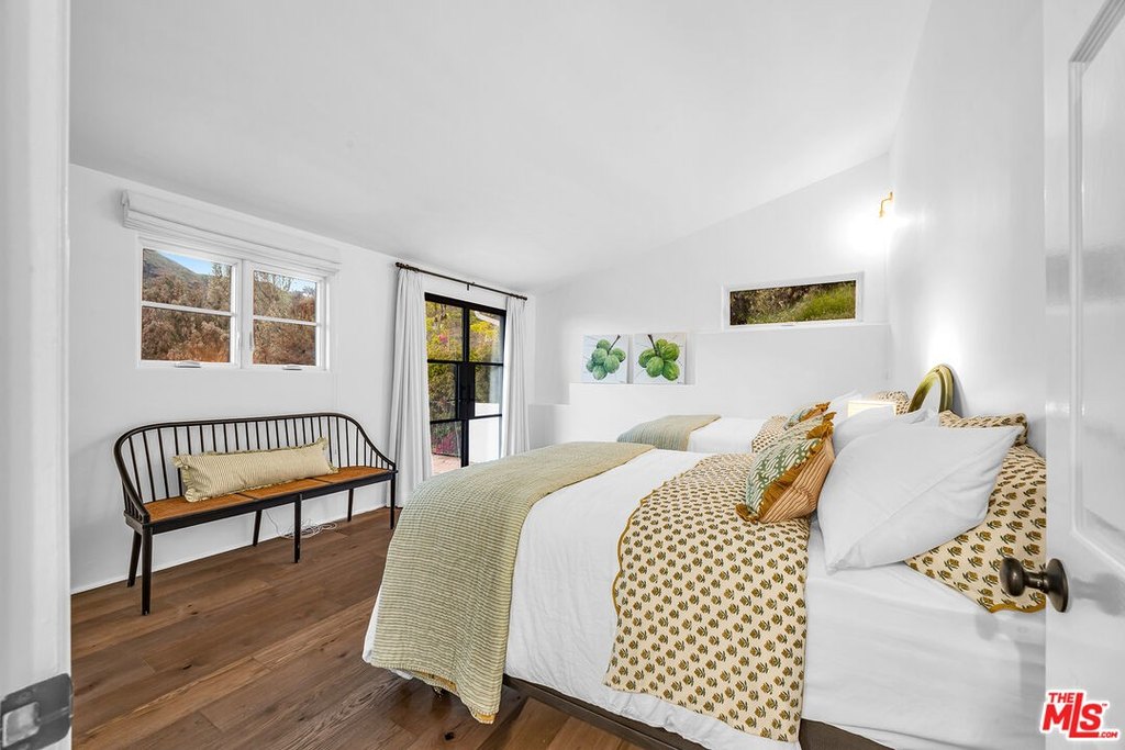 Malibu, California, 90265, United States, 4 Bedrooms Bedrooms, ,3.5 BathroomsBathrooms,Residential,Forsale,1922122