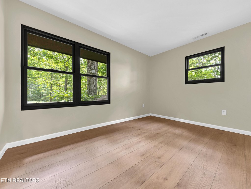 Crossville, Tennessee, 38572, United States, 3 Bedrooms Bedrooms, ,3 BathroomsBathrooms,Residential,Forsale,1959680