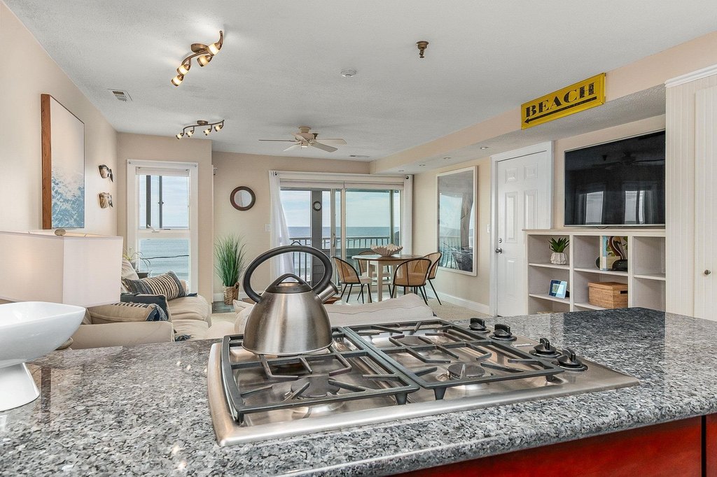 Hampton, New Hampshire, 03842, United States, 2 Bedrooms Bedrooms, ,2 BathroomsBathrooms,Residential,Forsale,2004706