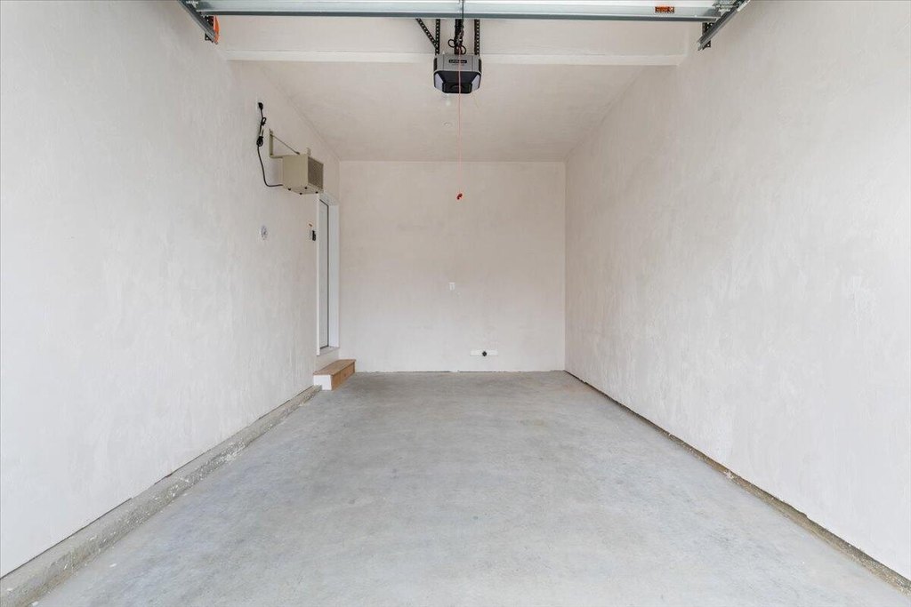 Kittery, Maine, 03904, United States, 2 Bedrooms Bedrooms, ,2 BathroomsBathrooms,Residential,Forsale,1893967