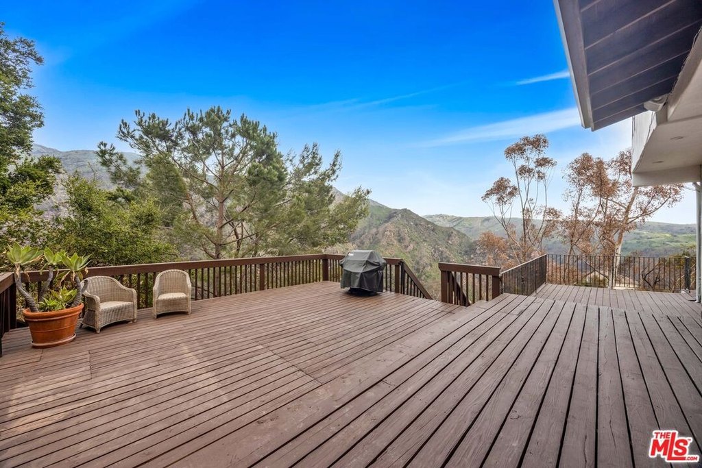 Malibu, California, 90265, United States, 4 Bedrooms Bedrooms, ,3.5 BathroomsBathrooms,Residential,Forsale,1922122