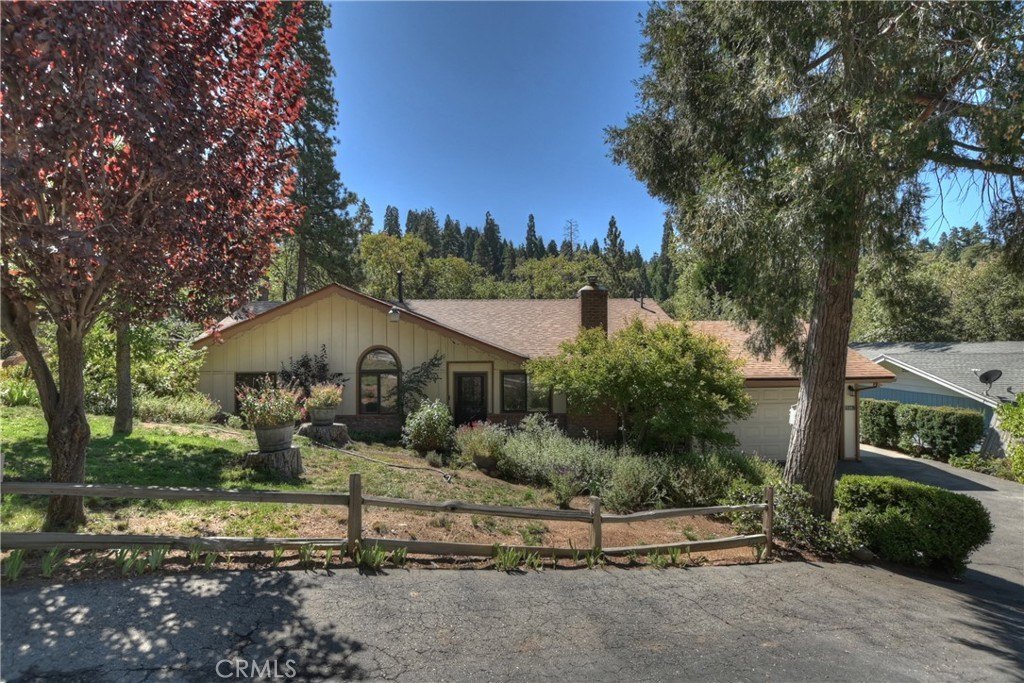Crestline, California, 92325, United States, 3 Bedrooms Bedrooms, ,2 BathroomsBathrooms,Residential,Forsale,2013198