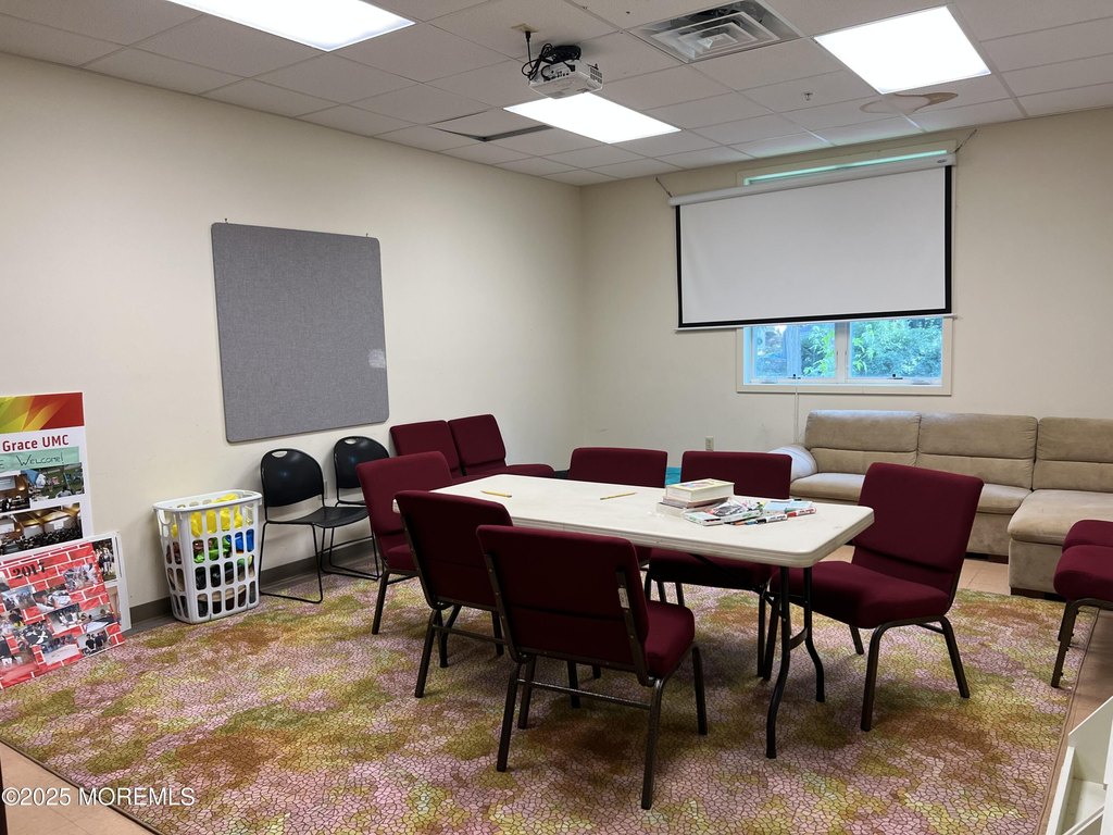 Eatontown, New Jersey, 07724, United States, ,Residential,Forsale,1984559