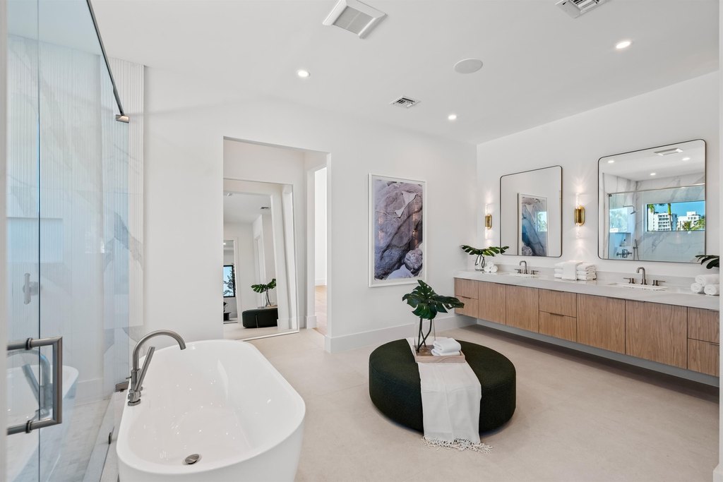 Delray Beach, Florida, 33483, United States, 5 Bedrooms Bedrooms, ,6.5 BathroomsBathrooms,Residential,Forsale,1905163